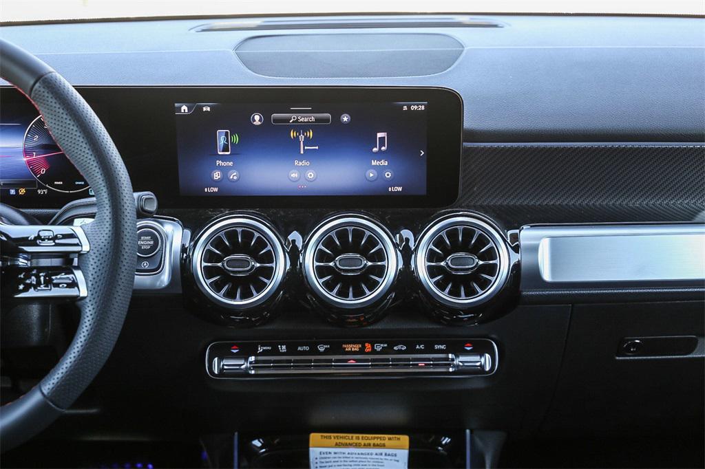 new 2024 Mercedes-Benz GLB 250 car, priced at $52,040
