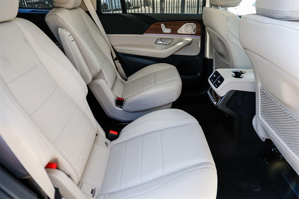 new 2026 Mercedes-Benz GLS 450 car, priced at $92,535