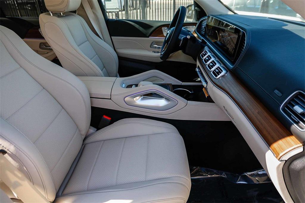new 2026 Mercedes-Benz GLS 450 car, priced at $92,535