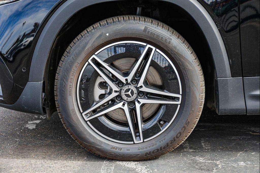 new 2024 Mercedes-Benz EQB 300 car