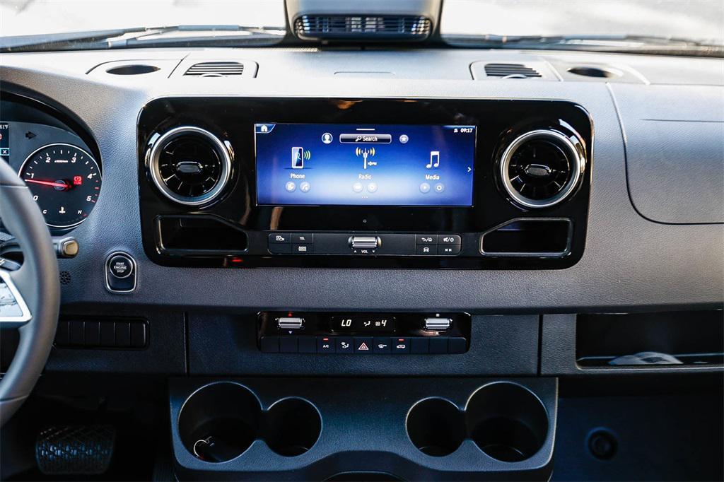 new 2025 Mercedes-Benz Sprinter 2500 car