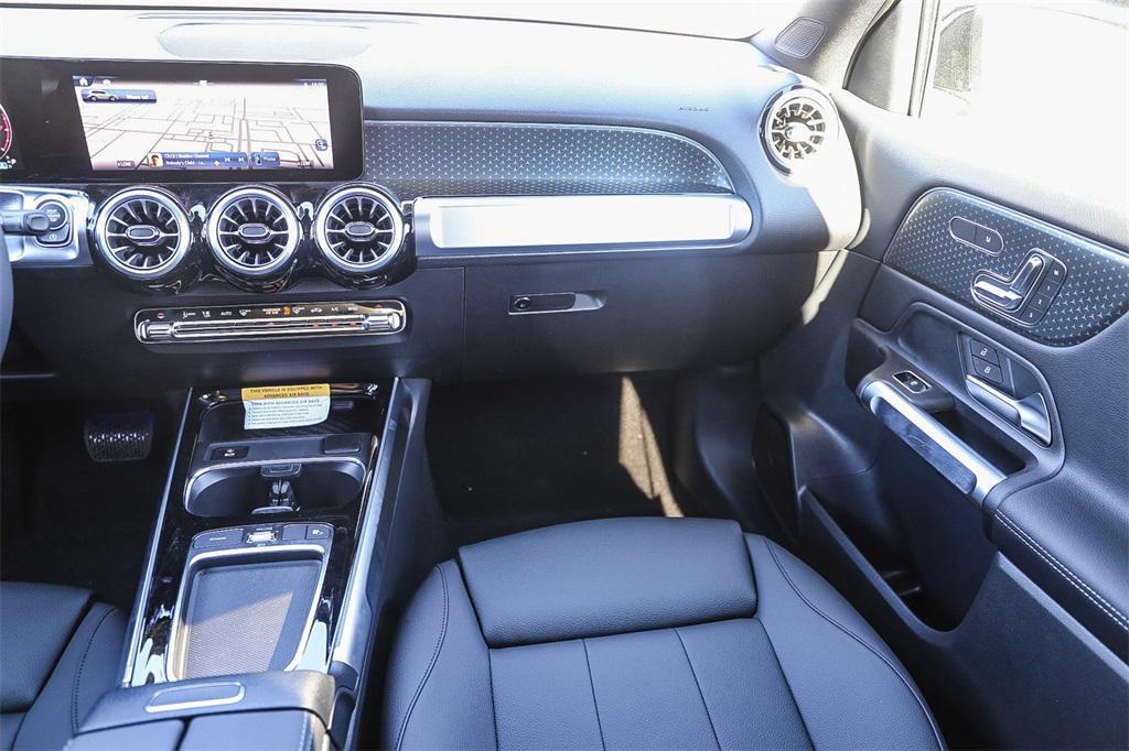new 2024 Mercedes-Benz GLB 250 car, priced at $53,215
