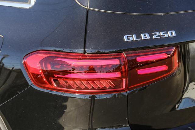 new 2024 Mercedes-Benz GLB 250 car, priced at $53,215