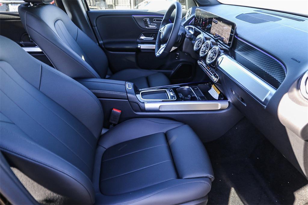 new 2024 Mercedes-Benz GLB 250 car, priced at $53,215