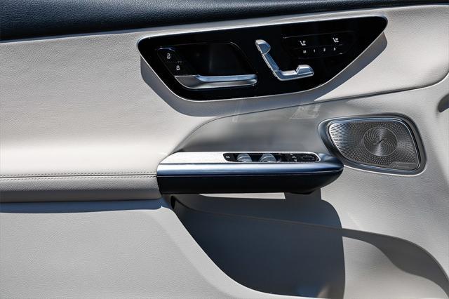 new 2025 Mercedes-Benz GLC 300 car, priced at $59,855