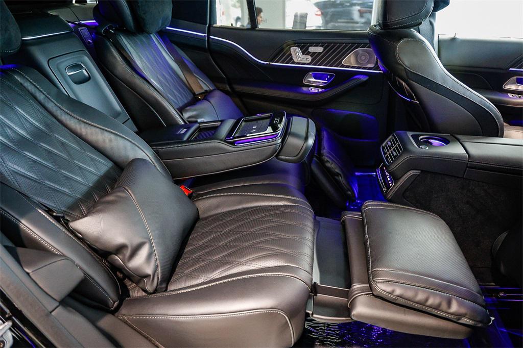 new 2025 Mercedes-Benz Maybach GLS 600 car, priced at $205,680