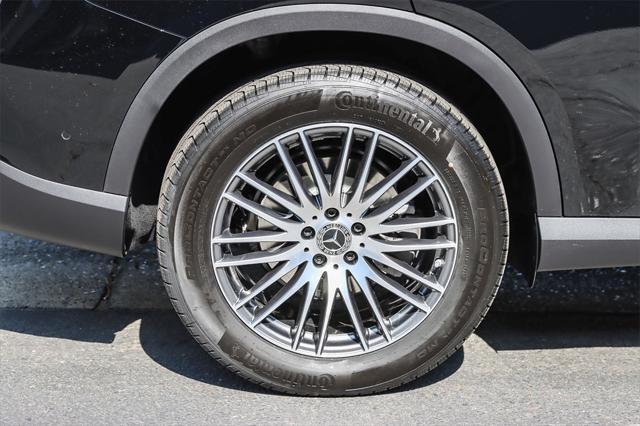 new 2025 Mercedes-Benz GLC 300 car, priced at $52,175