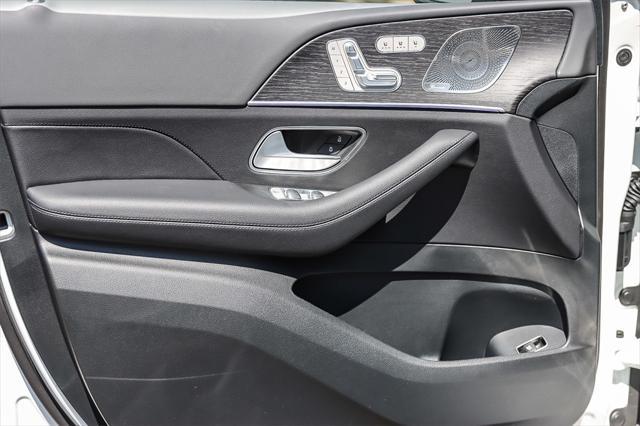 new 2025 Mercedes-Benz GLS 450 car, priced at $96,280
