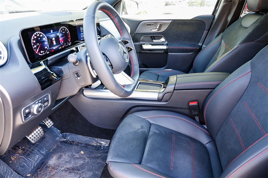 new 2025 Mercedes-Benz GLA 250 car, priced at $51,970