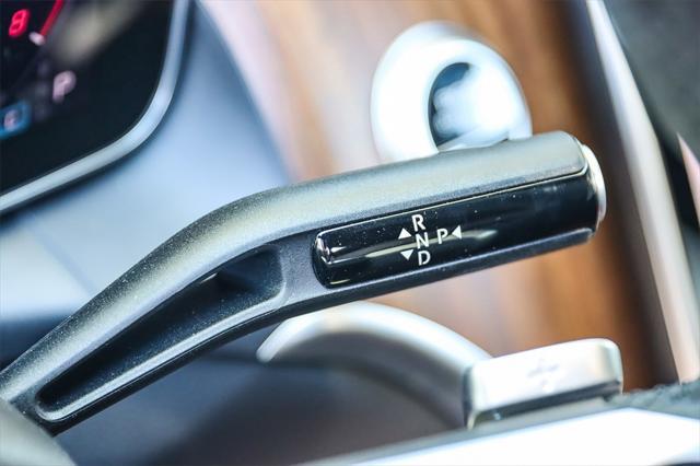 new 2024 Mercedes-Benz GLC 300 car, priced at $59,655