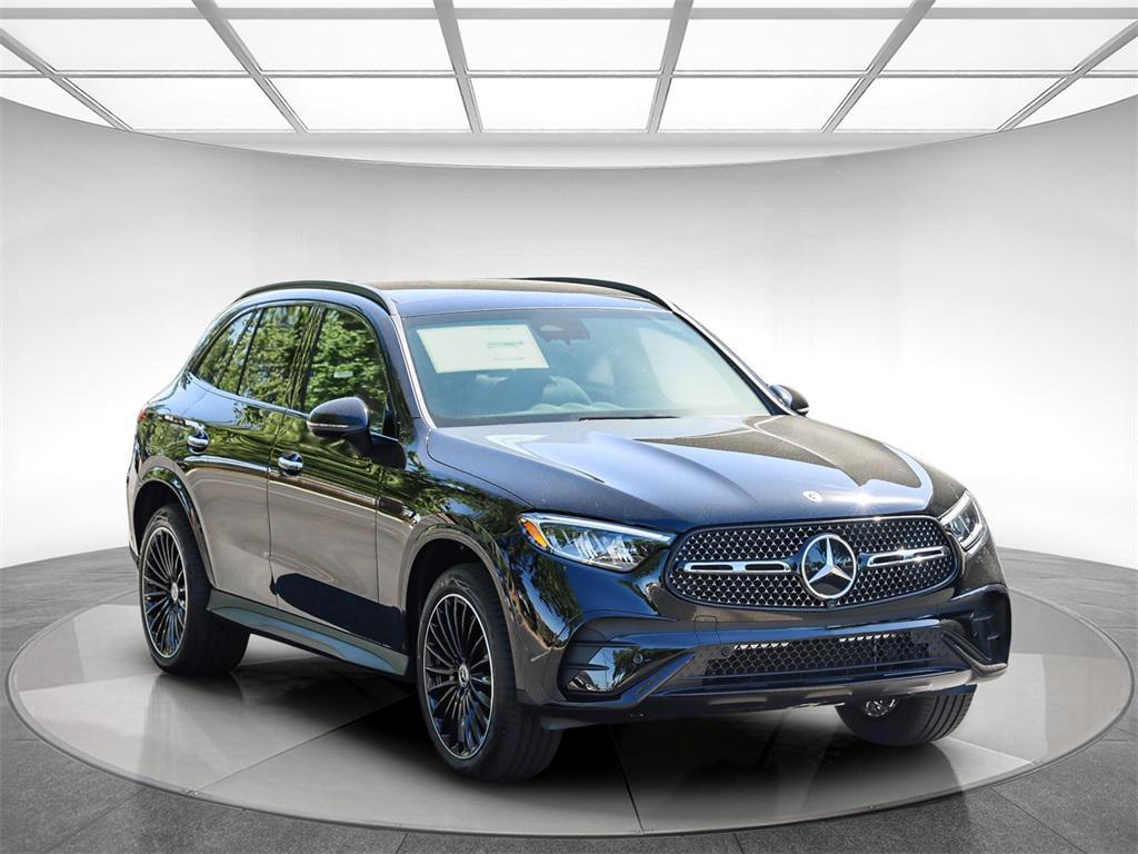 new 2024 Mercedes-Benz GLC 300 car, priced at $59,655