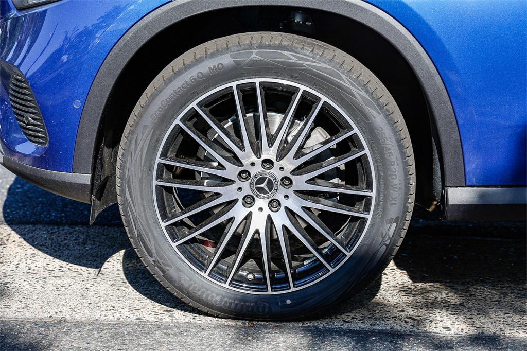 new 2025 Mercedes-Benz GLC 300 car, priced at $57,955