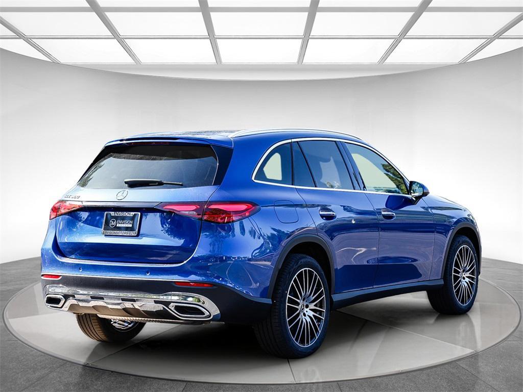 new 2025 Mercedes-Benz GLC 300 car, priced at $57,955