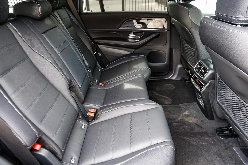 new 2026 Mercedes-Benz GLS 580 car, priced at $126,555