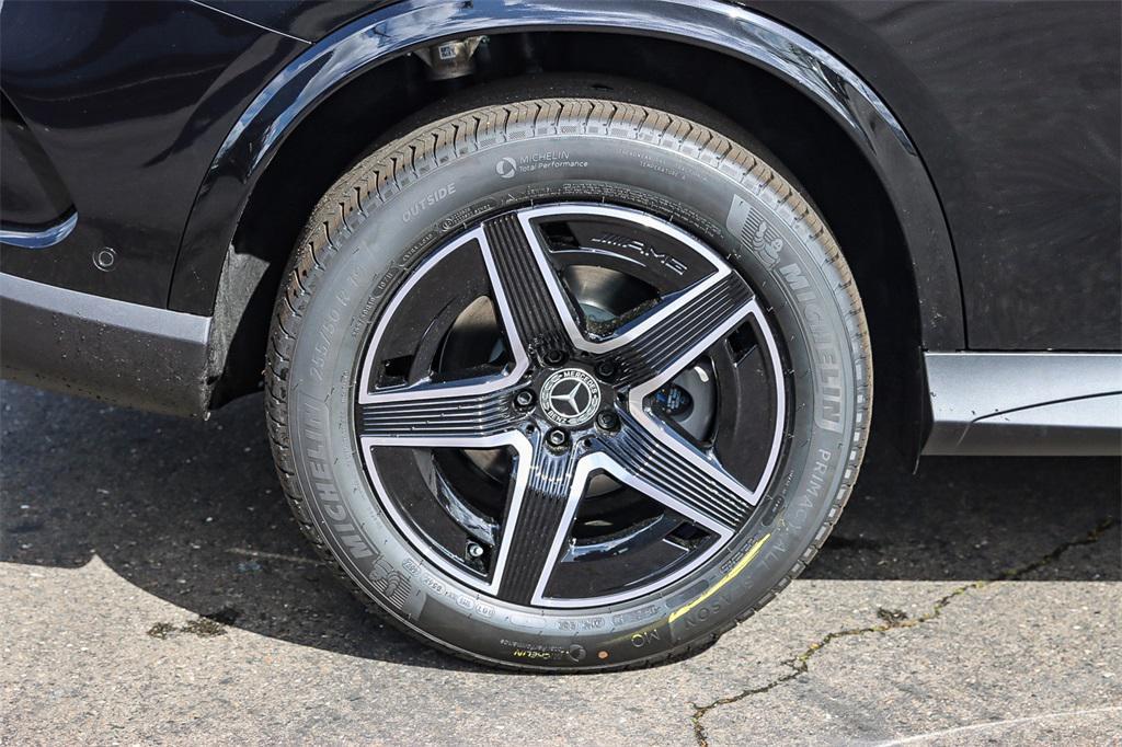 new 2025 Mercedes-Benz GLC 300 car, priced at $61,800