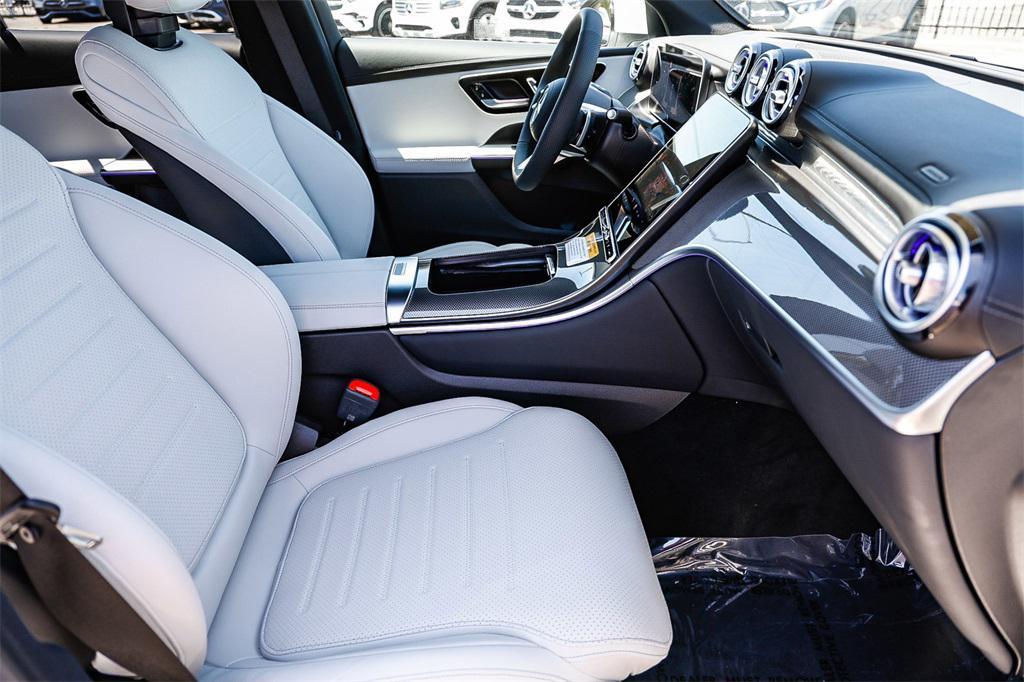 new 2025 Mercedes-Benz GLC 300 car, priced at $62,105