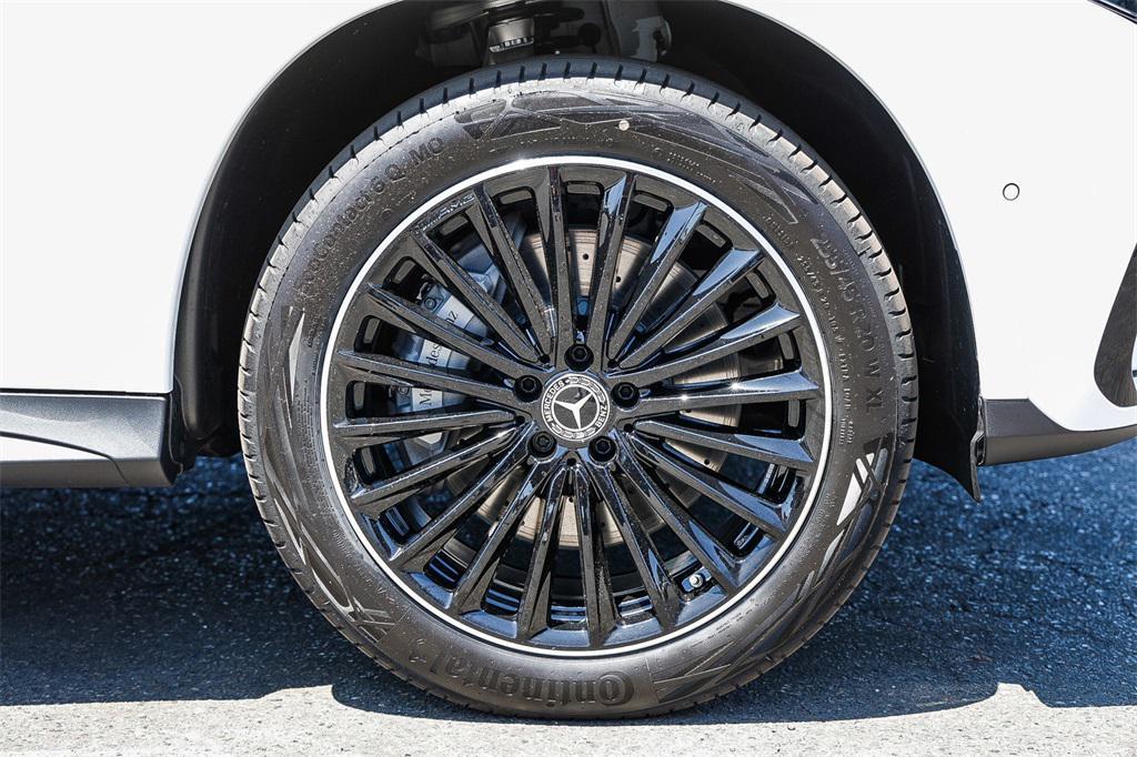 new 2025 Mercedes-Benz GLC 300 car, priced at $62,105