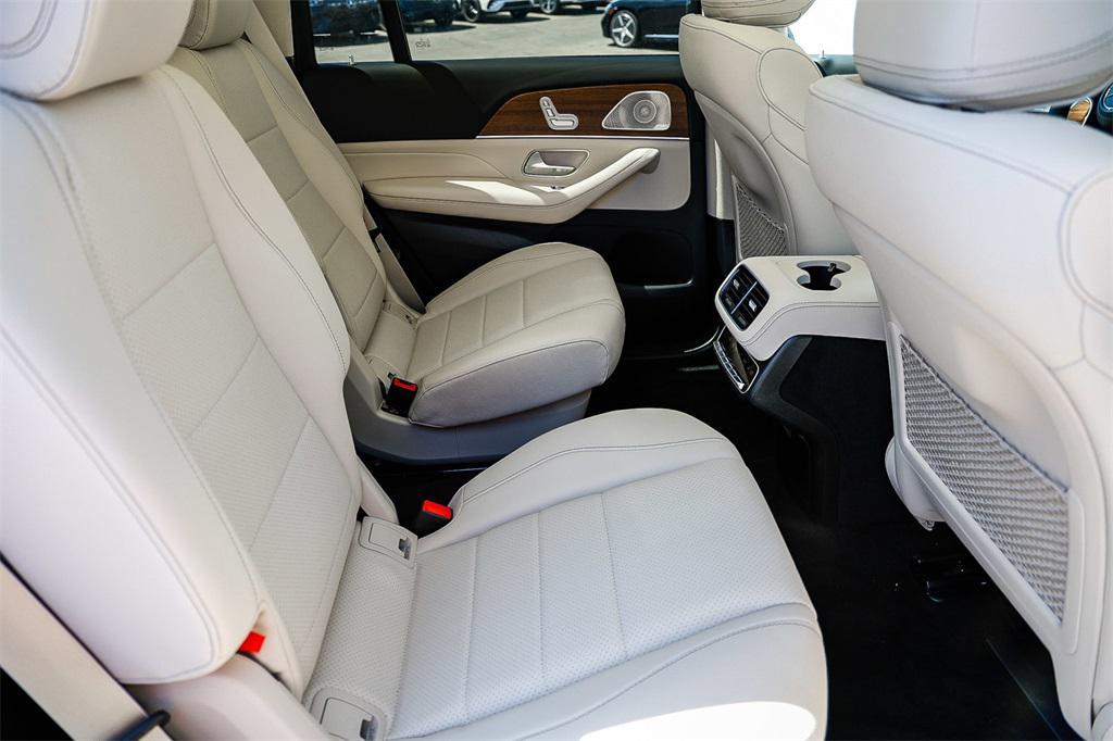 new 2025 Mercedes-Benz GLS 450 car, priced at $91,580