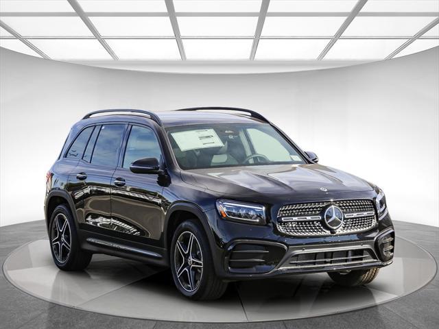 new 2024 Mercedes-Benz GLB 250 car, priced at $52,815