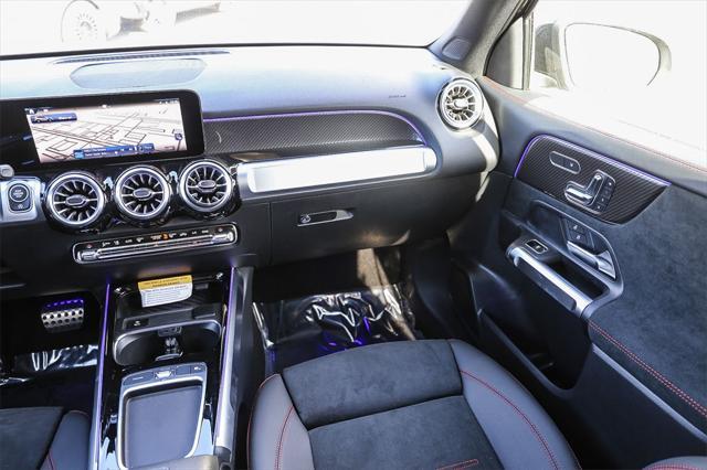 new 2024 Mercedes-Benz GLB 250 car, priced at $52,815