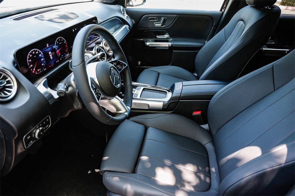 new 2025 Mercedes-Benz GLB 250 car, priced at $47,145
