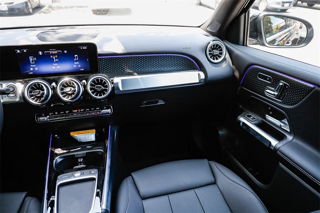 new 2025 Mercedes-Benz GLB 250 car, priced at $47,145