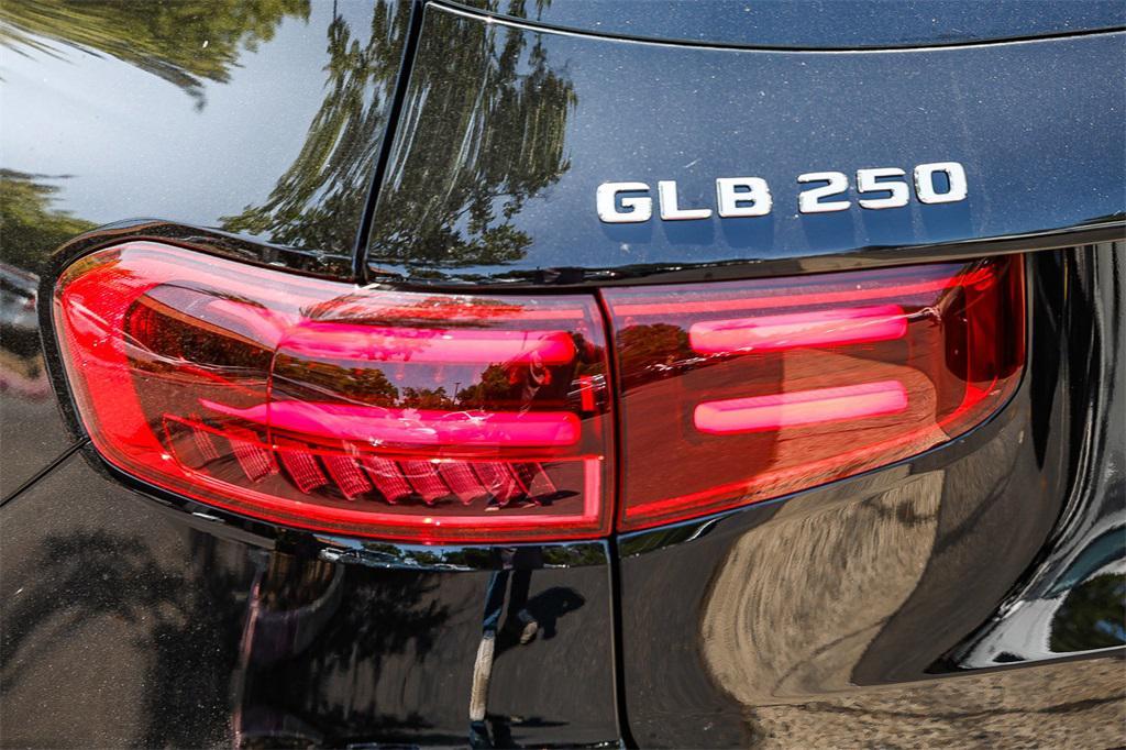 new 2025 Mercedes-Benz GLB 250 car, priced at $47,145