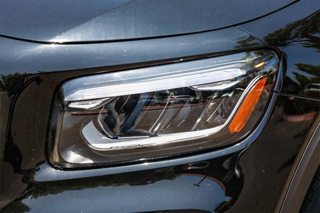 new 2025 Mercedes-Benz GLB 250 car, priced at $47,145