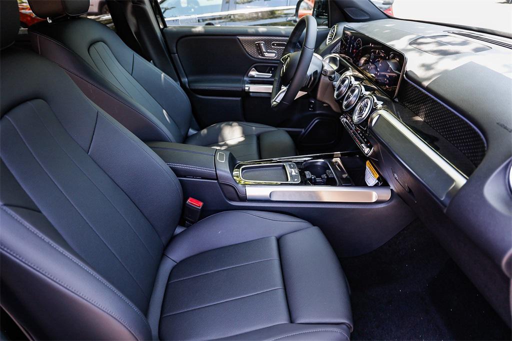 new 2025 Mercedes-Benz GLB 250 car, priced at $47,145
