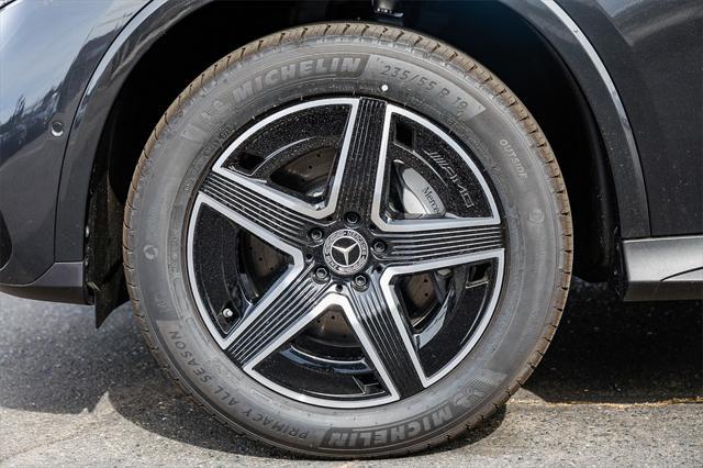 new 2025 Mercedes-Benz GLC 300 car, priced at $60,585