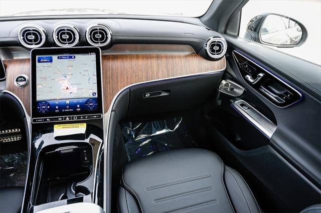 new 2025 Mercedes-Benz GLC 300 car, priced at $60,585