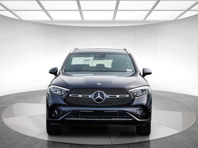 new 2025 Mercedes-Benz GLC 300 car, priced at $60,585