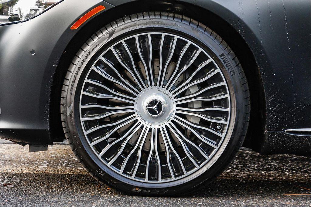 new 2026 Mercedes-Benz Maybach S 580 car, priced at $228,005