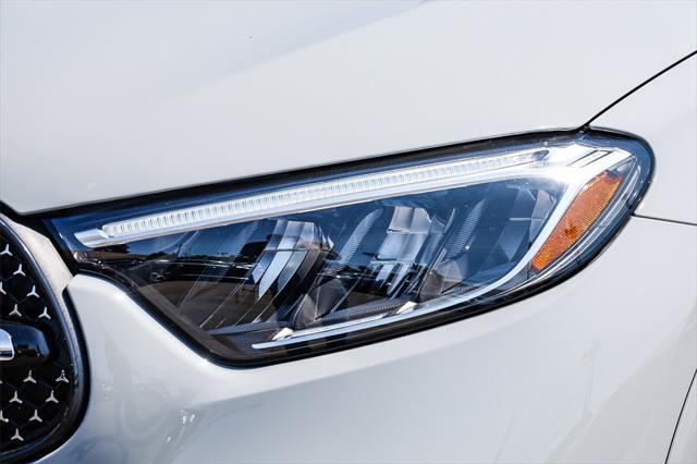 new 2025 Mercedes-Benz GLC 300 car