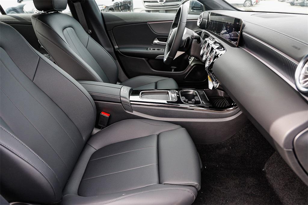 new 2025 Mercedes-Benz CLA 250 car, priced at $45,945