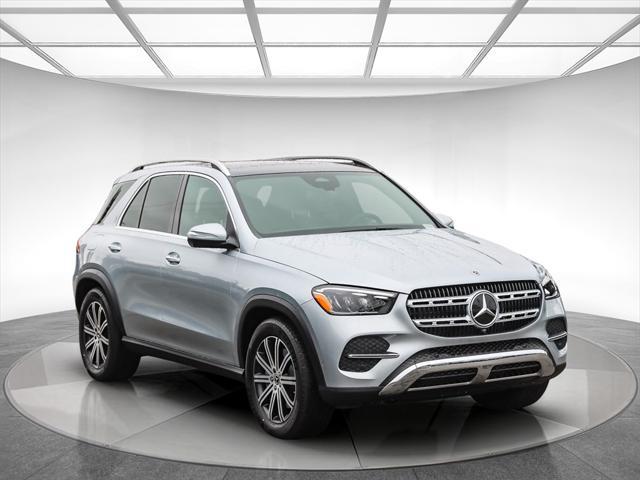 new 2025 Mercedes-Benz GLE 450 car, priced at $76,860