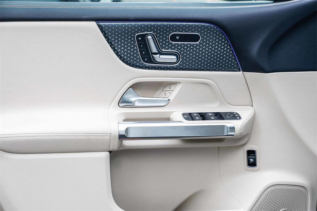 used 2025 Mercedes-Benz GLB 250 car, priced at $38,275