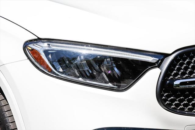 new 2025 Mercedes-Benz GLC 300 car, priced at $60,305