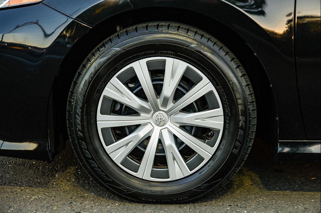 used 2019 Toyota Camry Hybrid car, priced at $21,225