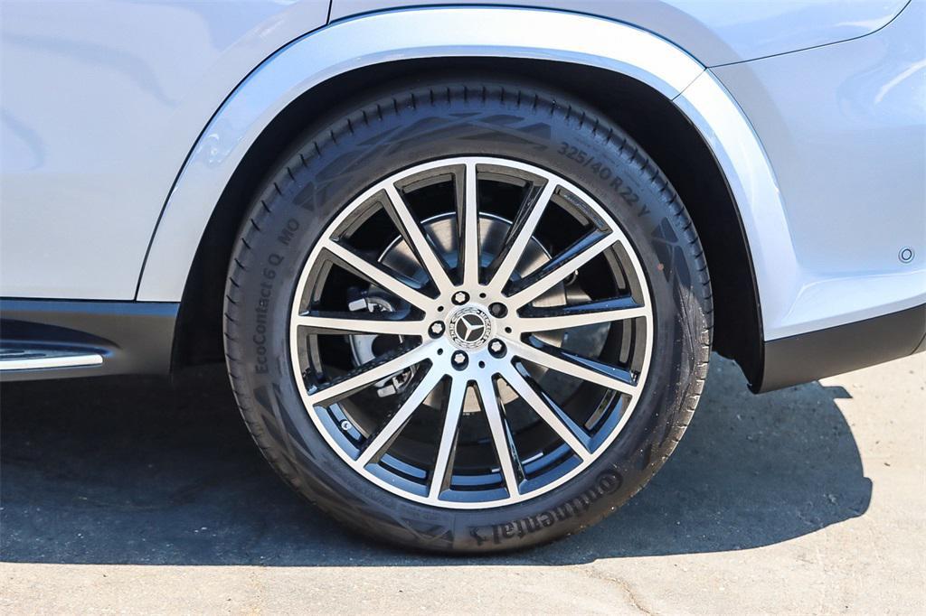 new 2025 Mercedes-Benz GLS 580 car, priced at $129,275