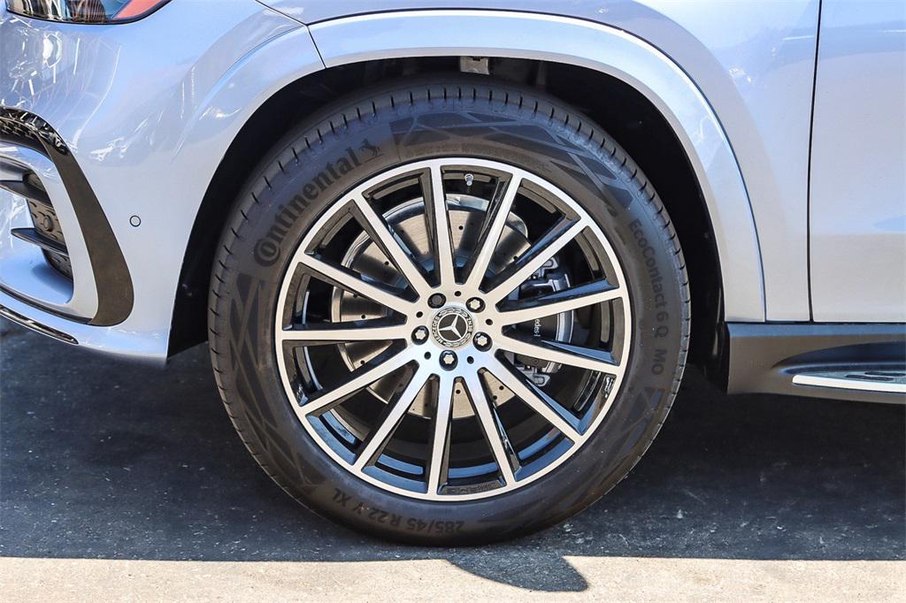 new 2025 Mercedes-Benz GLS 580 car, priced at $129,275