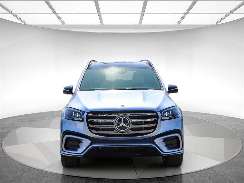 new 2025 Mercedes-Benz GLS 580 car, priced at $129,275