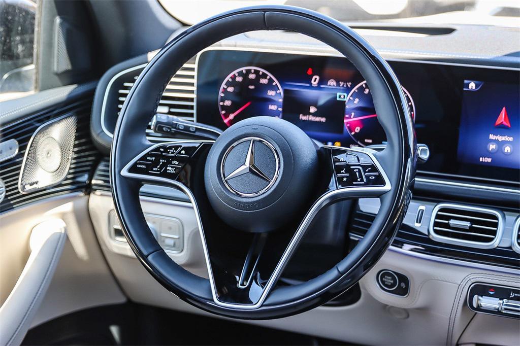 new 2025 Mercedes-Benz GLS 580 car, priced at $129,275