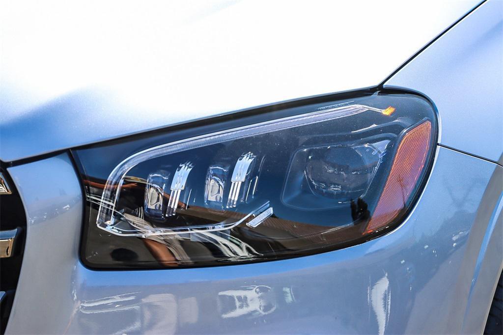 new 2025 Mercedes-Benz GLS 580 car, priced at $129,275