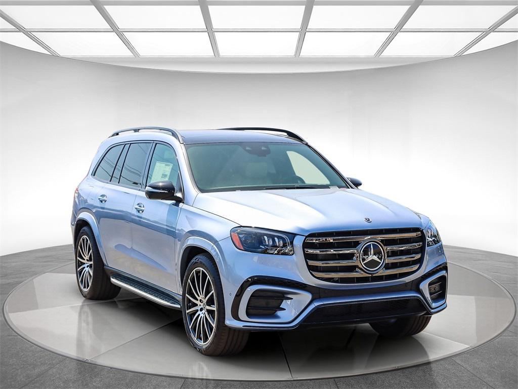 new 2025 Mercedes-Benz GLS 580 car, priced at $129,275