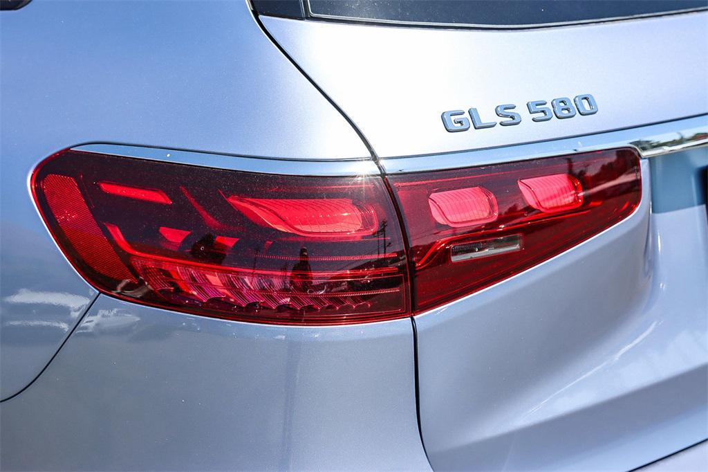 new 2025 Mercedes-Benz GLS 580 car, priced at $129,275