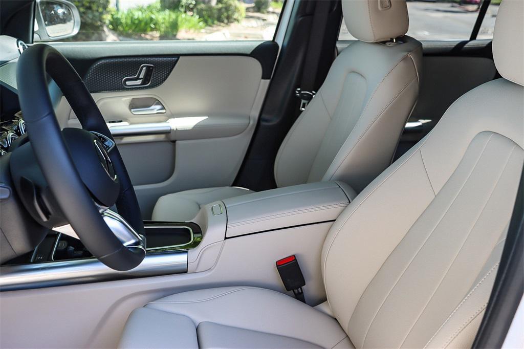 new 2025 Mercedes-Benz GLA 250 car, priced at $45,845