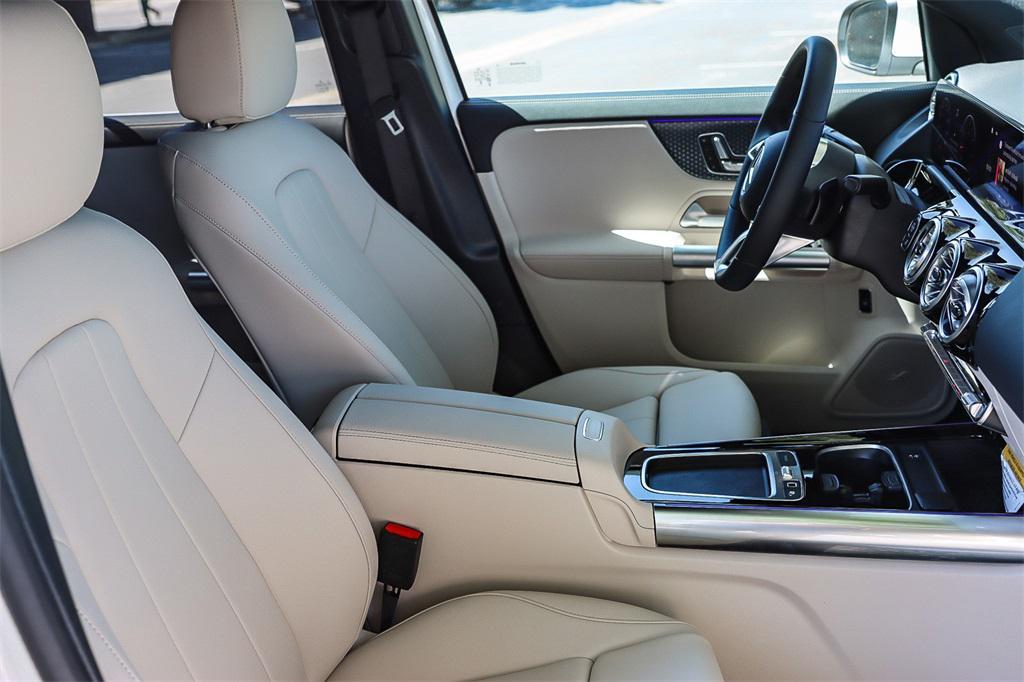 new 2025 Mercedes-Benz GLA 250 car, priced at $45,845