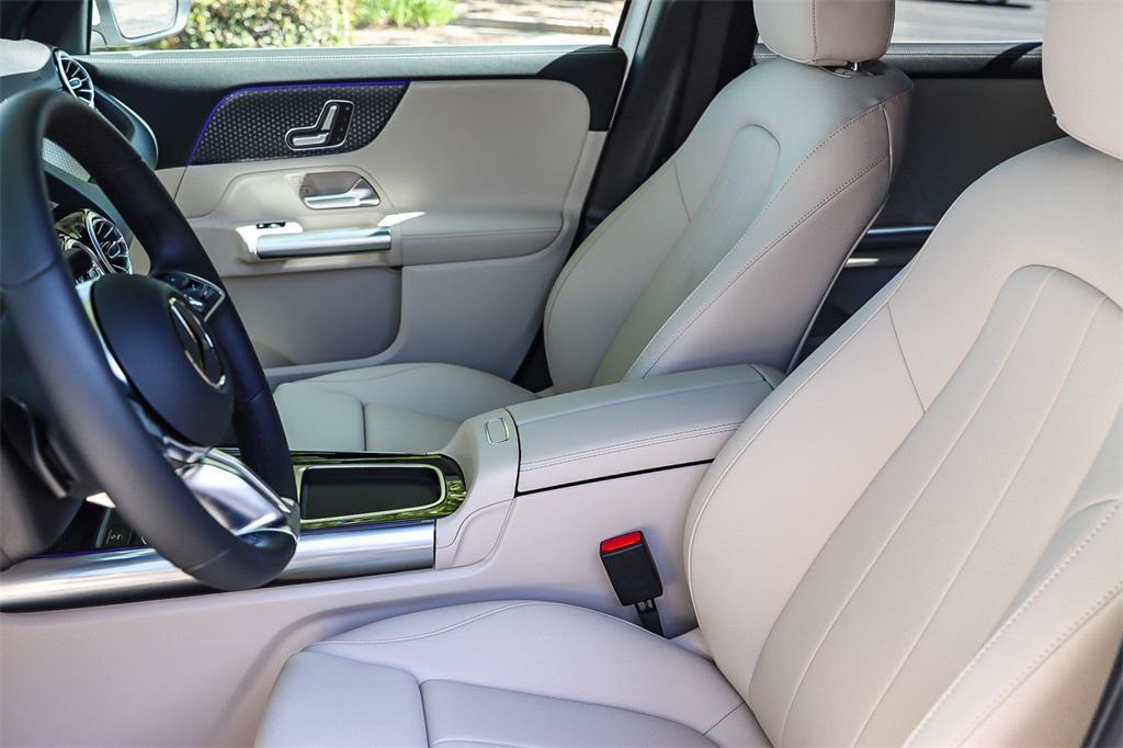 new 2025 Mercedes-Benz GLA 250 car, priced at $45,845
