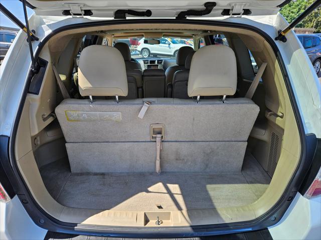 used 2010 Toyota Highlander Hybrid car, priced at $10,495